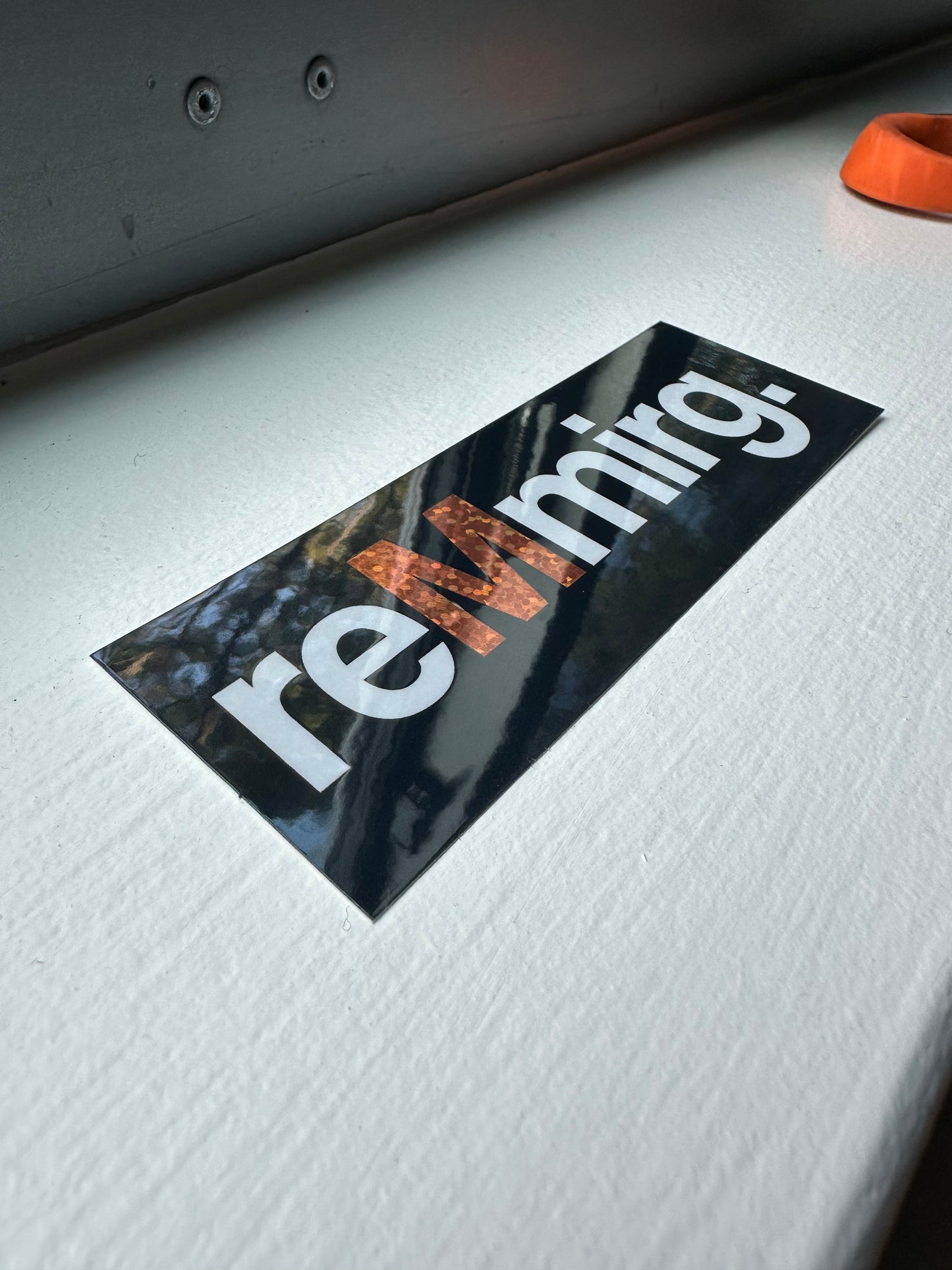 reMmirg.™ BOX LOGO STICKER